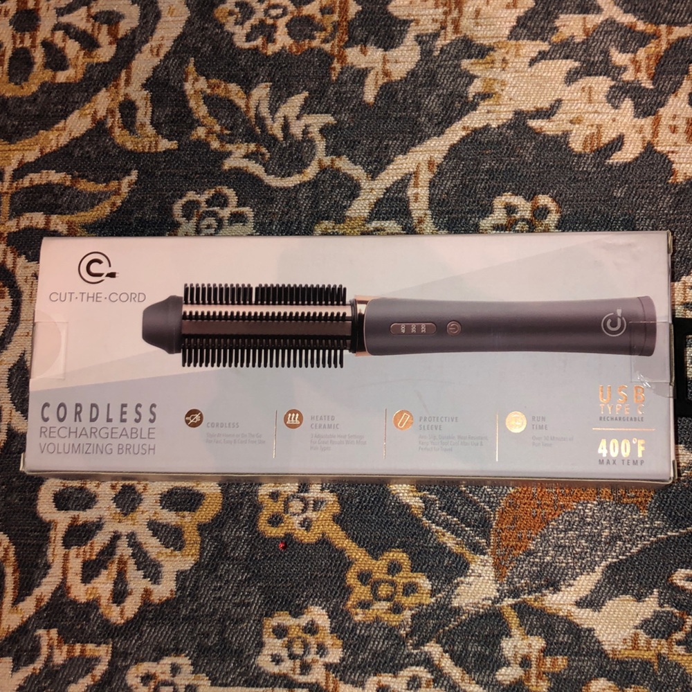 Cut the Cord Cordless Volumizing Brush